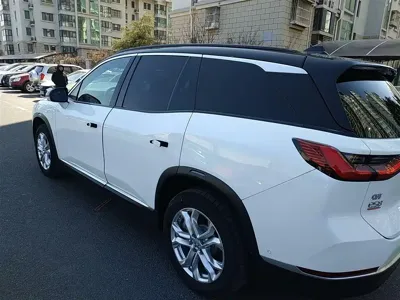 Nio ES8