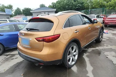 Infiniti QX70