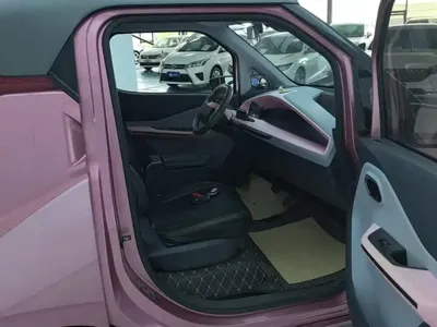 Baojun E200