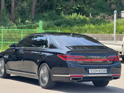 Genesis G90