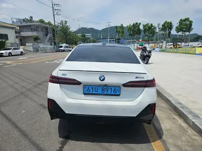 BMW i5