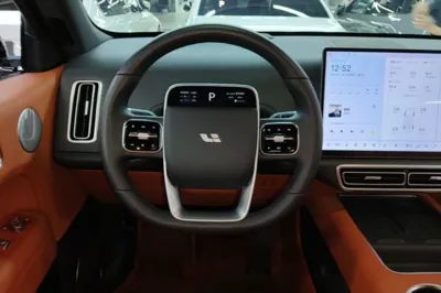 Li Auto L6