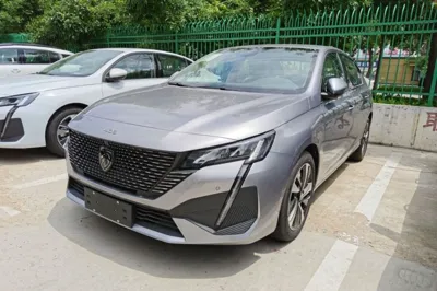 Peugeot 408