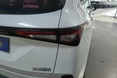 Wuling Asta