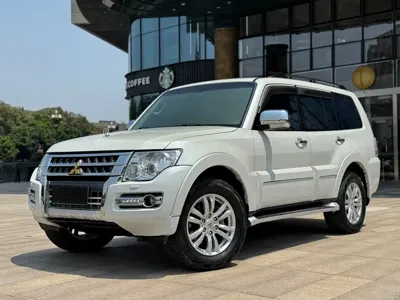 Mitsubishi Pajero (Import)