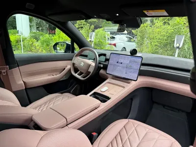 Nio EC6
