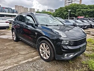 Lynk & Co 01