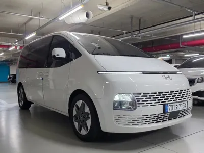 Hyundai Staria