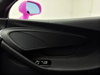 McLaren GT