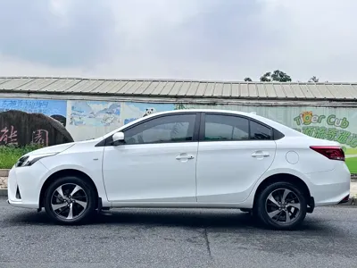 Toyota Yaris L