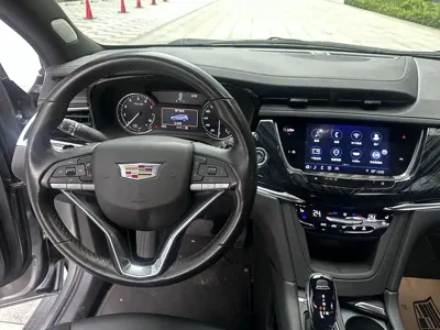 Cadillac XT6