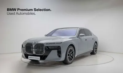 BMW i7