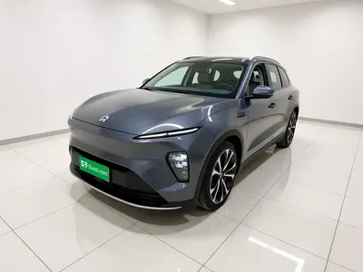 Nio ES8