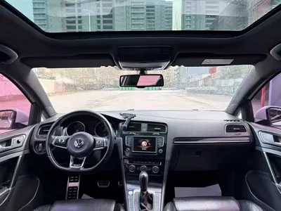 Volkswagen Golf GTI