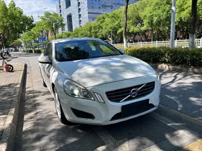 Volvo S60 (Import)