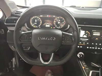Lynk & Co 01