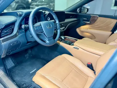 Lexus LS