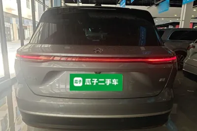 Nio ES8