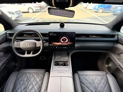 Nio ES8