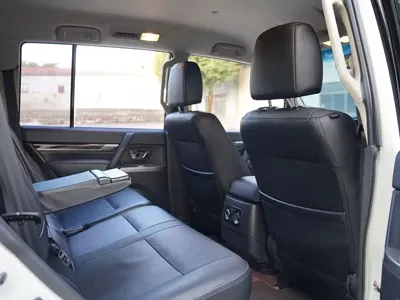 Mitsubishi Pajero (Import)