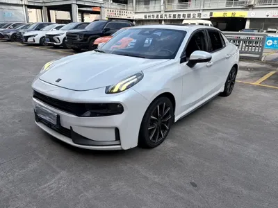 Lynk & Co 03