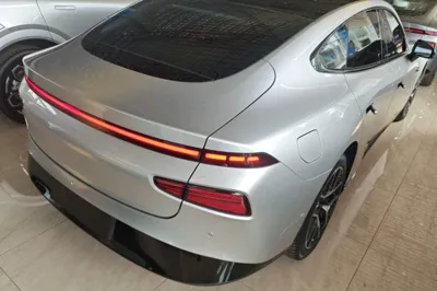 Xpeng P7