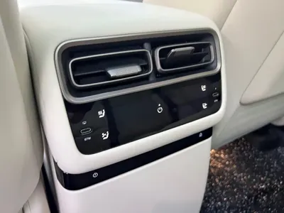 Li Auto 理想i6