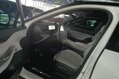 Nio ES8