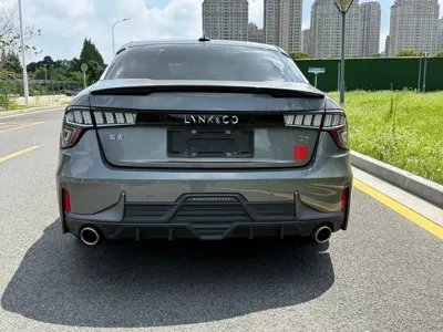 Lynk & Co 03