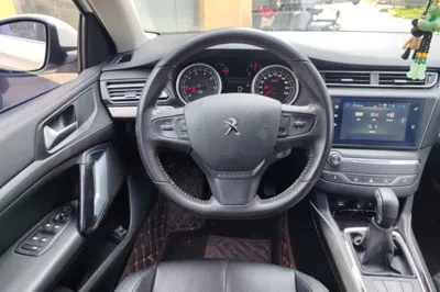 Peugeot 408