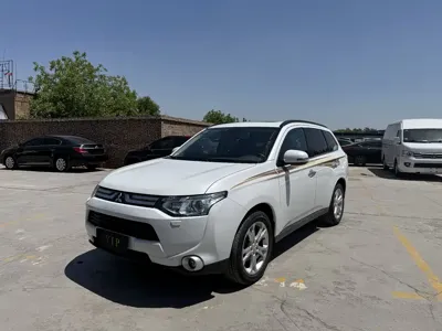 Mitsubishi Outlander (Import)