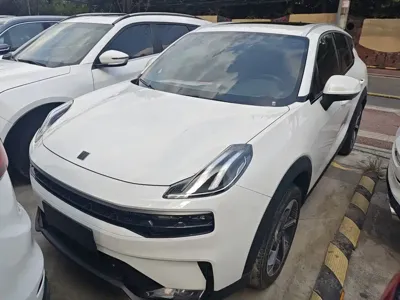Lynk & Co 06
