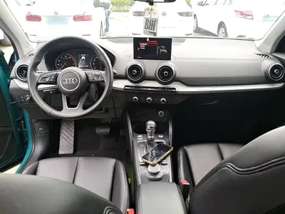 Audi Q2L