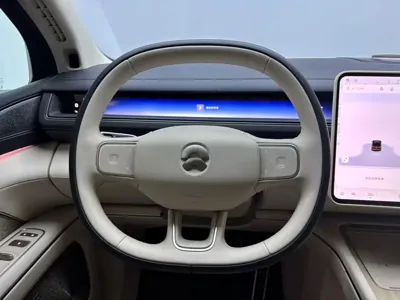 Nio ES8