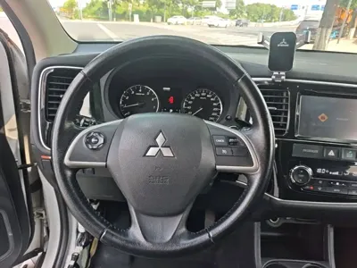 Mitsubishi Outlander (Import)