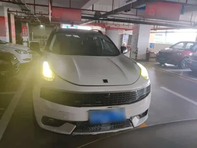 Lynk & Co 01
