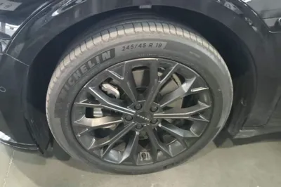 Zeekr 007