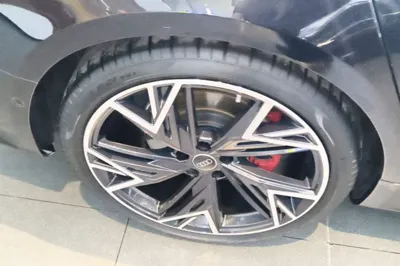 Audi A7L