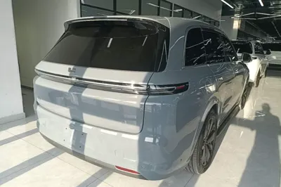 Li Auto L8