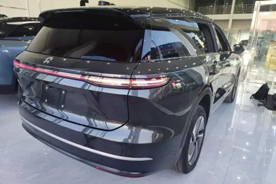 Nio ES8