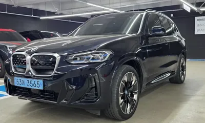 BMW iX3