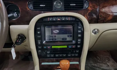 Jaguar XJ