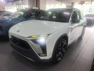 Nio ES8