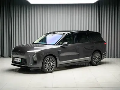 Nio ES8