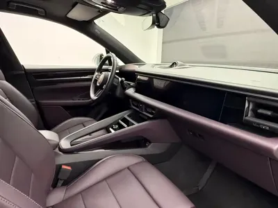 Porsche Macan EV