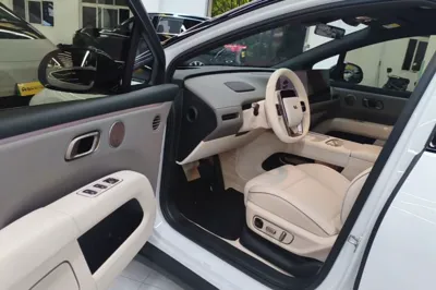 Li Auto Li Auto i6