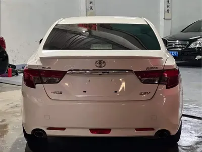 Toyota Reiz
