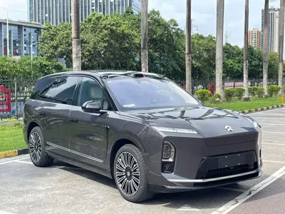 Nio ES8
