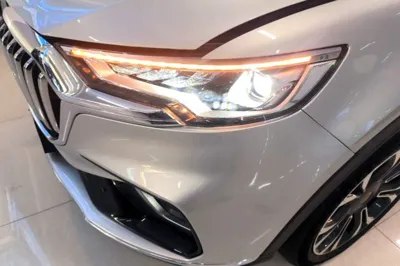 Hongqi HS5