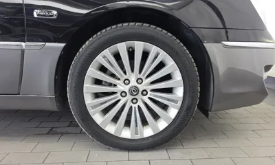 Kia Opirus